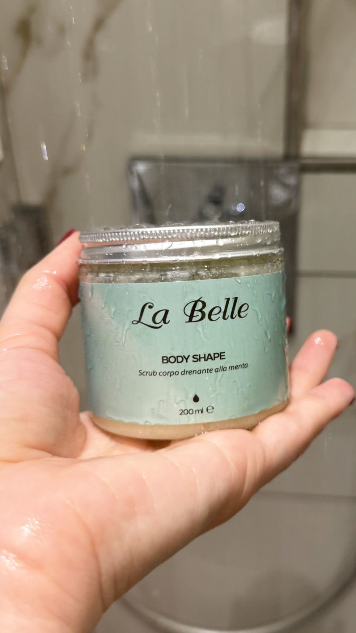 Scrub corpo ai sali marini